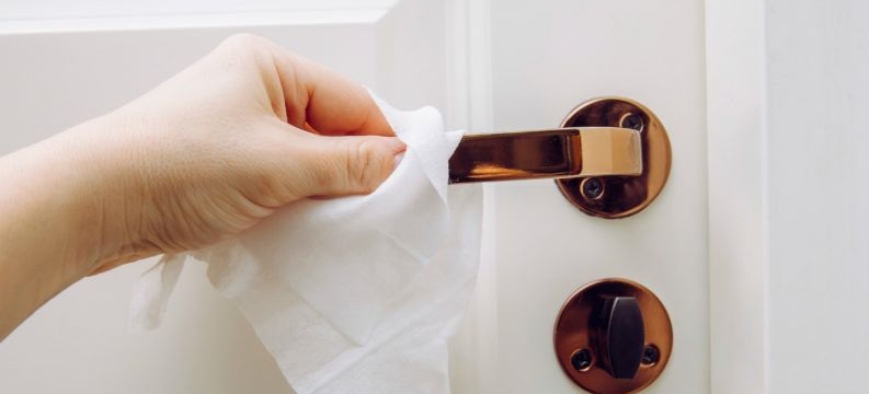 Como combater o corona vírus com água sanitária