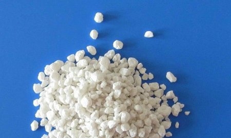 Cloreto de sódio em escamas para remover mofo Cloreto de sódio em escamas para remover mofo